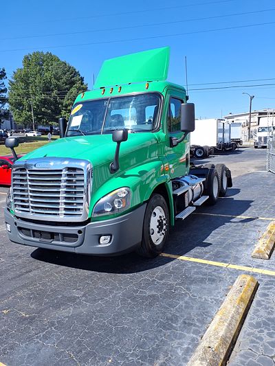 2020 Freightliner CASCADIA 125