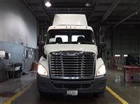 2015 Freightliner CASCADIA 113