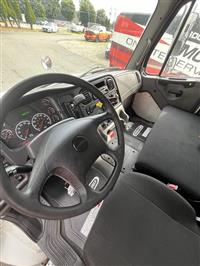 2016 Freightliner M2 106