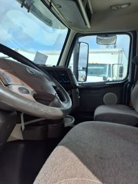 2017 Volvo VNL64T