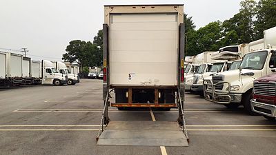 2018 Freightliner M2 106