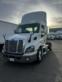 2017 Freightliner CASCADIA 113