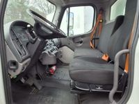 2018 Freightliner M2 106