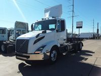 2019 Volvo VNL64T-300