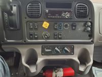 2020 Freightliner M2 106