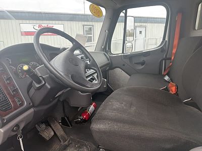 2020 Freightliner M2 106