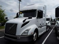 2020 Volvo VNL64T-760