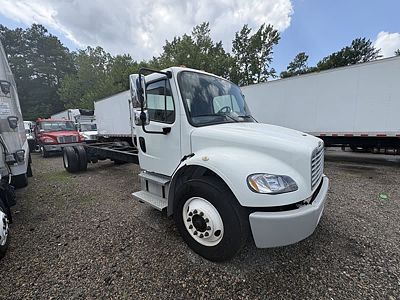 2019 Freightliner M2 106