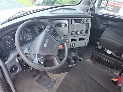 2023 Freightliner CASCADIA PX12642ST
