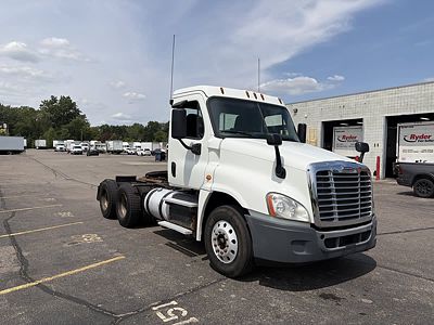 2017 Freightliner CASCADIA 125