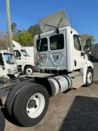 2019 Freightliner CASCADIA 125