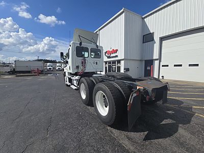 2020 Freightliner CASCADIA 125