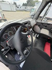 2015 Freightliner M2 106