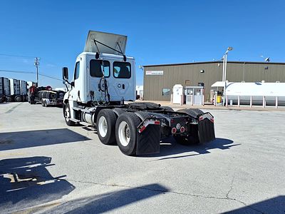 2020 Freightliner CASCADIA 125
