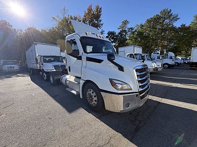 2020 Freightliner NEW CASCADIA 126