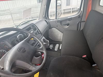 2017 Freightliner M2 106