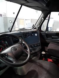 2015 Freightliner CASCADIA 113