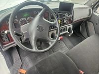 2018 Freightliner M2 106