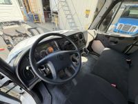 2018 Freightliner FLT8664T