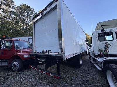 2021 Freightliner M2 106