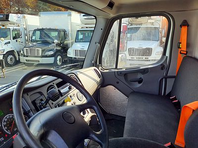 2018 Freightliner M2 106