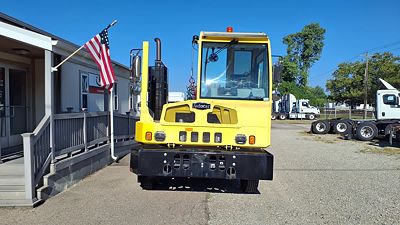 2021 Autocar ACTT42