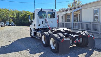 2018 Freightliner CASCADIA 125
