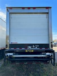 2018 Freightliner M2 106