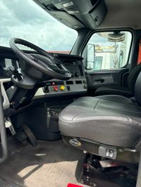 2020 Freightliner NEW CASCADIA 126