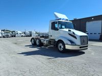 2019 Volvo VNL64T-300