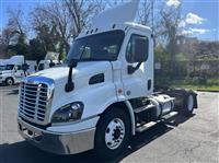 2017 Freightliner CASCADIA 113