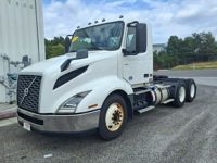 2019 Volvo VNL64T-300
