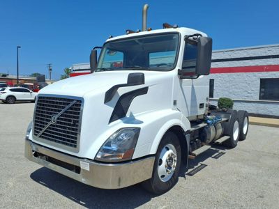 2016 Volvo VNL64T