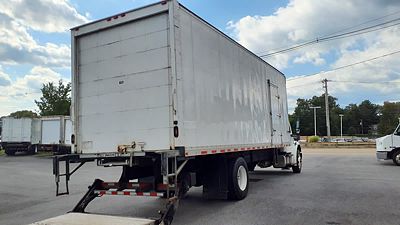 2018 Freightliner M2 106