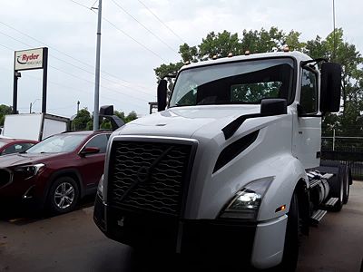 2020 Volvo VNL64T-300