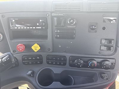 2018 Freightliner CASCADIA 125