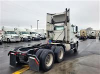 2017 Volvo VNL64T