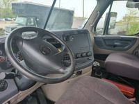 2020 Freightliner CASCADIA 113