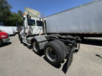 2019 Freightliner CASCADIA 125