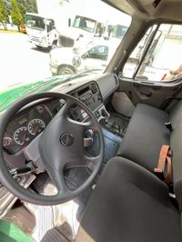 2015 Freightliner M2 106