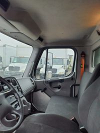 2018 Freightliner M2 106