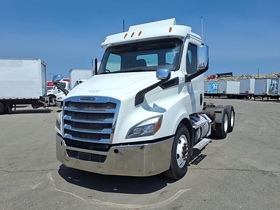 2019 Freightliner NEW CASCADIA 116