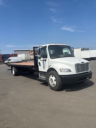 2017 Freightliner M2 106
