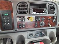 2015 Freightliner M2 106