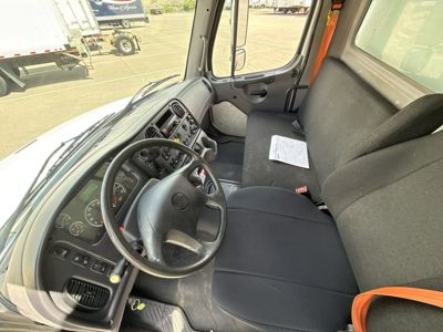 2020 Freightliner M2 106