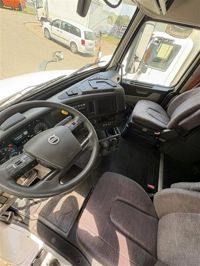 2020 Volvo VNR64T-640