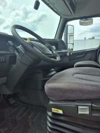 2019 Volvo VNL64T-300