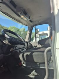 2017 Freightliner M2 106