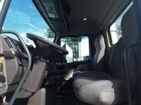 2017 Volvo VNL64T