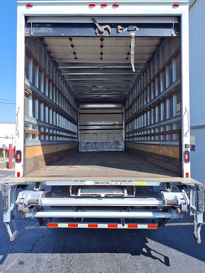 2018 Freightliner M2 106
